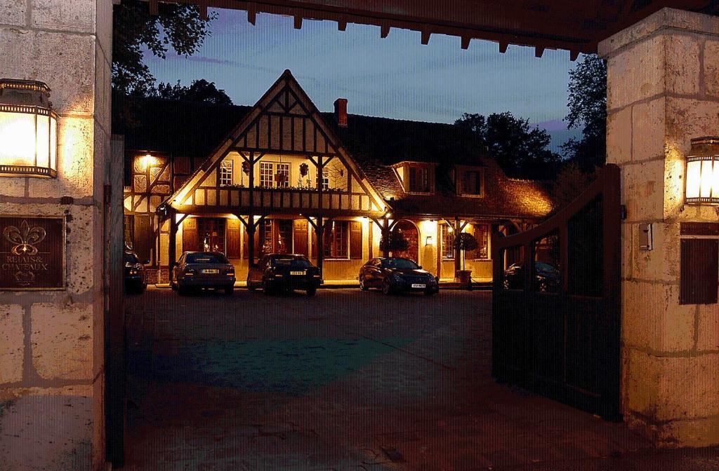 Auberge Des Templiers Boismorand Esterno foto